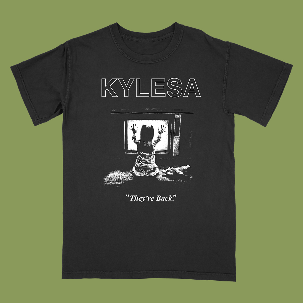 kylesamusic's tweet photo. Our first merch drop in quite some time is available for limited pre-order now in our new official merch stores!

US: https://t.co/CAqLlFUg5q
EU: https://t.co/OIbVDQcT4p https://t.co/K1KQR6Qat3