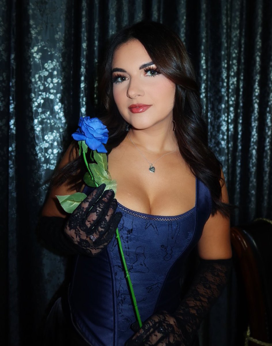 KatStuartMusic's tweet photo. U Don’t Know What U Do 💙 music video in 8 days - 10/26

https://t.co/KS4f2IMvov https://t.co/H7papqPvG5