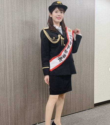 ana_redtail's tweet photo. 新署長は幹部の性処理係 https://t.co/XfFqNYmiTg