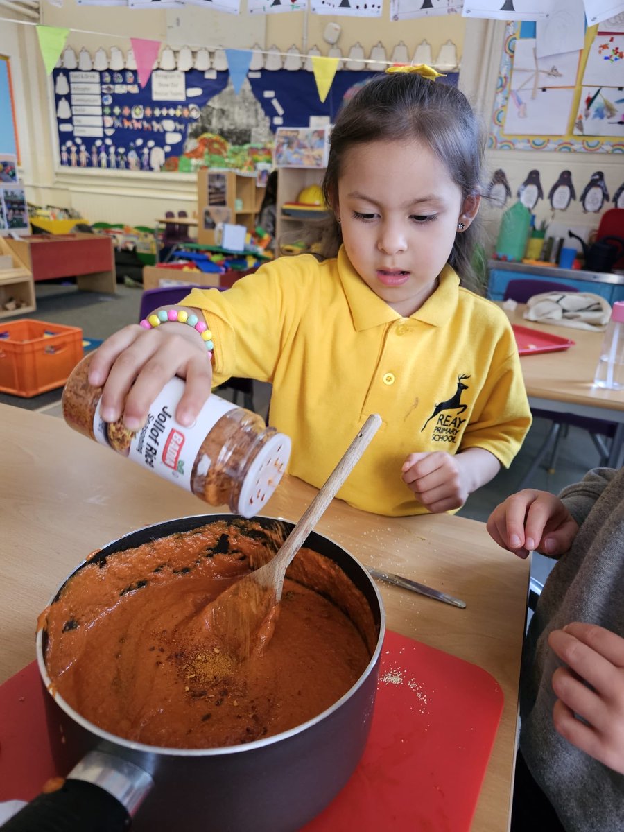 As part of our Anansi book, we have been learning about Ghana so Reception have been making Ghanaian jollof rice today. We are looking forward to finishing it and eating it on Monday! Look at how carefully we used the knives ⁦<a href="/ReayPrimary/">Reay Primary School</a>⁩ 🤞😋