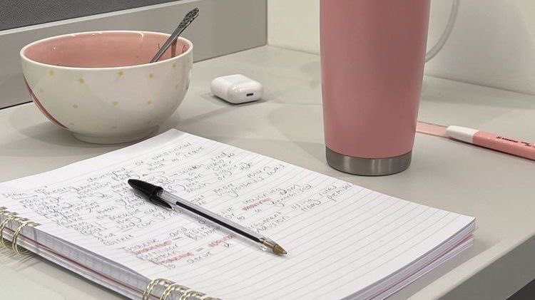 rkivenerd's tweet image. ˚₊‧ ୨୧  argumentos coringas para qualquer tema de redação - uma thread para #studytwtbr 🗒️