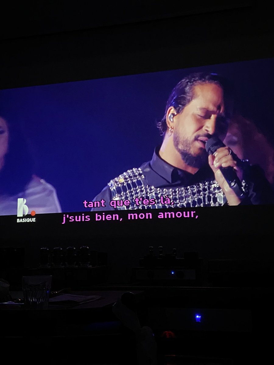 chiara_ae's tweet image. 🇮🇹 Cosa posso guardare ora? Lui💙 @Slimaneoff 
Je peux regarder quoi maintenant? 💙 ‘La recette’ une des nombreuses belles chansons,heureuse de pouvoir te voir même en Italie (près de Milan).. 🥰🇮🇹🥹 
La puissance de ta voix dans “Mon amour”  #Basique