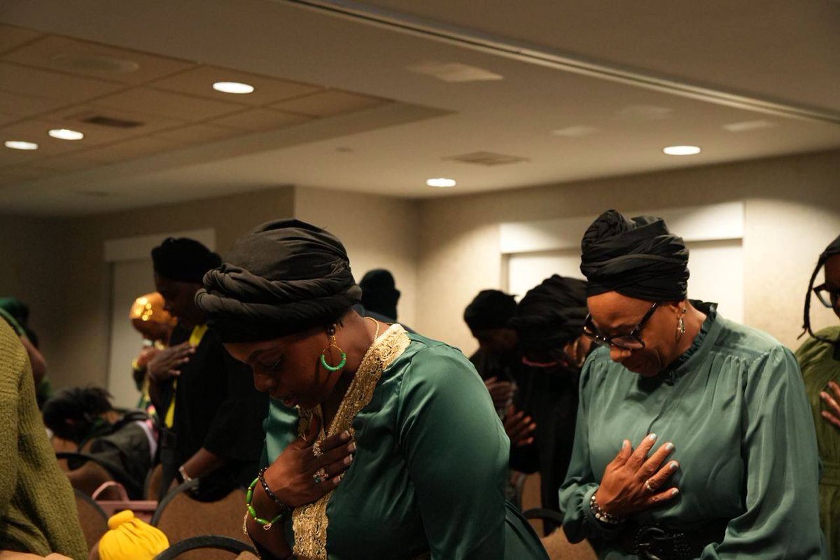 Iuic_wisconsin's tweet photo. It’s A New Moon 🌕 Israel! 🎉🎉🥳 

#Vote #YourVoteMatters #Milwaukee #AskFtt #BlackFamilies #BearDown #FathersMatter #Election #Love #Marriages https://t.co/kDQfsTcipi