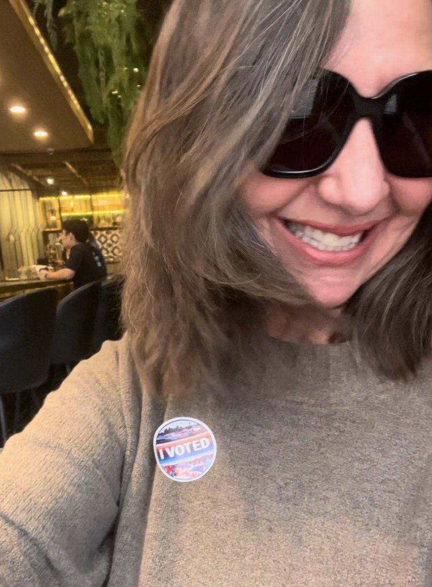 JoanieVee1's tweet image. I VOTED!! 

For HER!!

#KamalaHarrisForThePeople 
#HarrisWalzLandslide2024