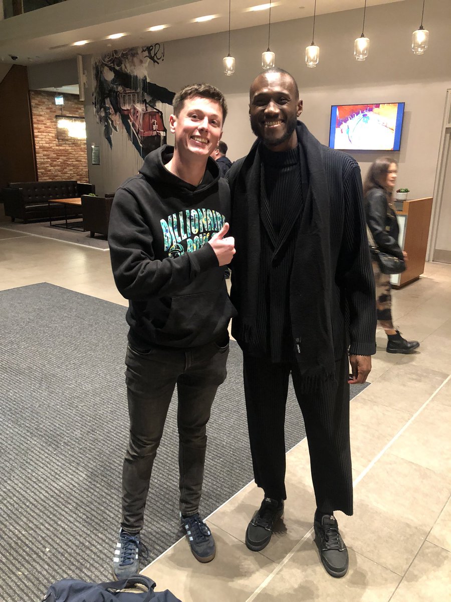 Welcome to Leeds United Joshua Guilavogui who will sign for the club on a free agent next week (and attended the game today at Elland Road).

#LUFC