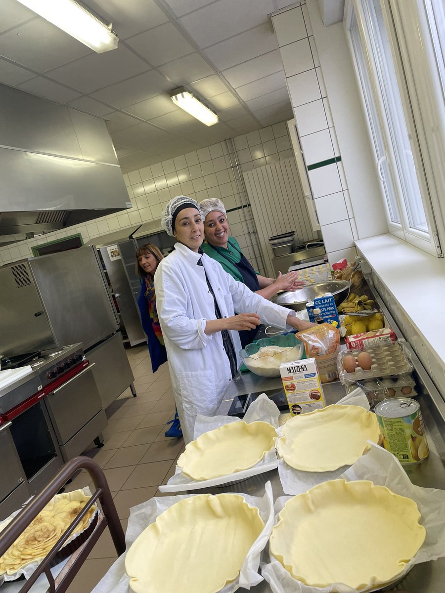 BrelVesoul's tweet photo. #NonauHarcèlement 
Journée de la TOLÉRANCE 
ACTE 1
Chorale et préparation du goûter par des mamans d’élèves motivées 
@DSDEN70 @PhDestable @acbesancon https://t.co/iajSqtpBWq