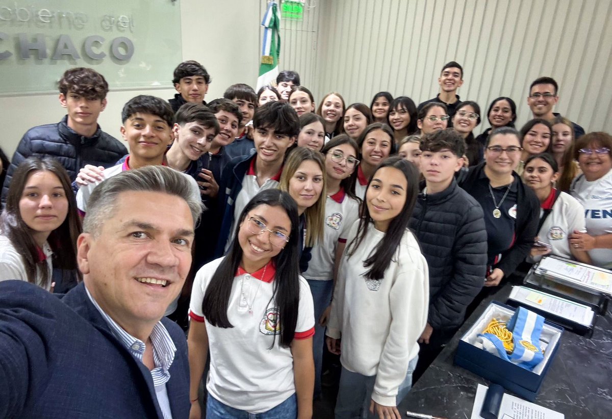 LeandroZdero's tweet photo. ¡Bienvenidos estudiantes, a la casa de los chaqueños! 🤗 https://t.co/irWUbBZFbP