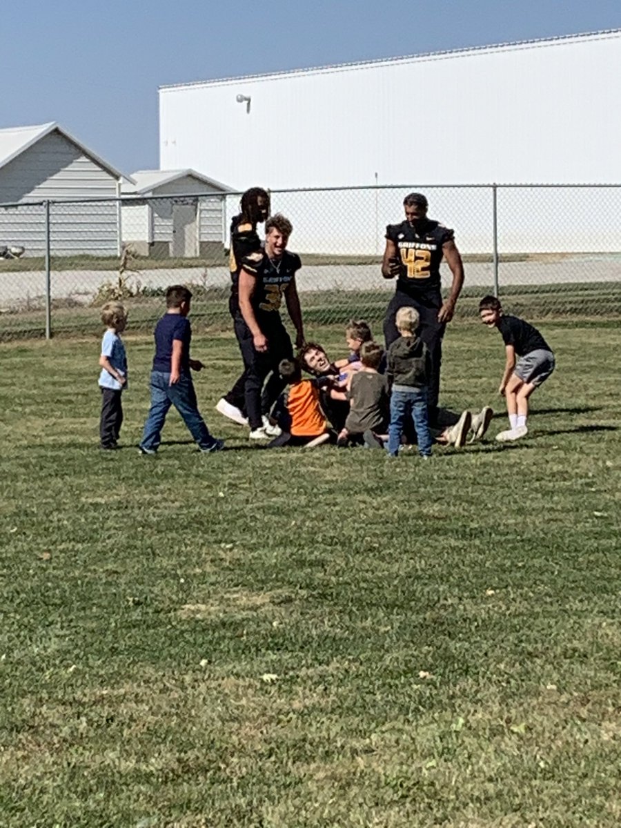 MWSU_Football's tweet photo. Couldn’t tell who had more fun, the Griffs or the Kids!
Thank you Helena Elementary for having us out today! https://t.co/NJtvNKPpNG