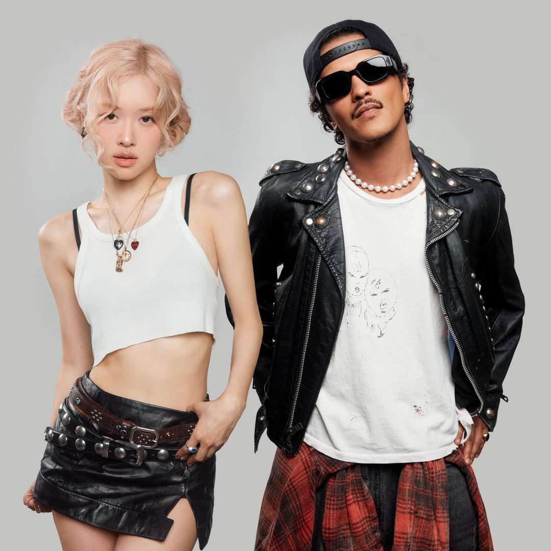 JiniChannel's tweet photo. #Rosé de #BLACKPINK y #BrunoMars lanzaron el sencillo titulado "#APT" en colaboración 🤗 ¿Lo escucharon?¿Qué les pareció? https://t.co/ZyywoIC5l1
