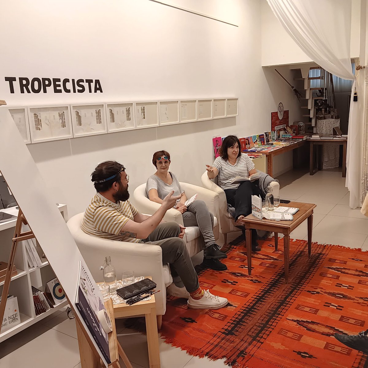 Alba Puig (@albapuigr) on Twitter photo Què millor un divendres tarda que xerrar de Papasseit? <a href="/anyPapasseit/">Any Joan Salvat-Papasseit</a> a Lectors al tren de Rubí! Què millor un divendres tarda que xerrar de Papasseit? <a href="/anyPapasseit/">Any Joan Salvat-Papasseit</a> a Lectors al tren de Rubí!