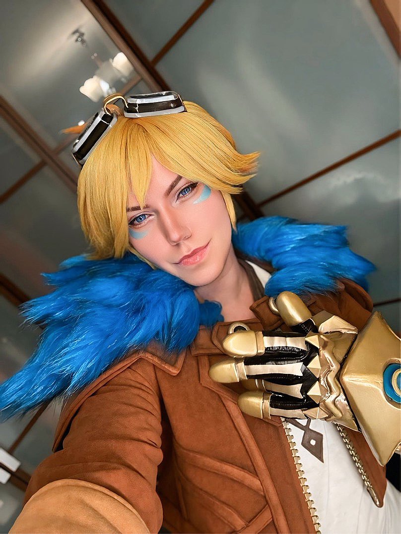 dorianmakbeth's tweet photo. COStober - day 4
✨last cosplay✨

#costober #leaugeoflegends #ezreal https://t.co/w373Y4185a
