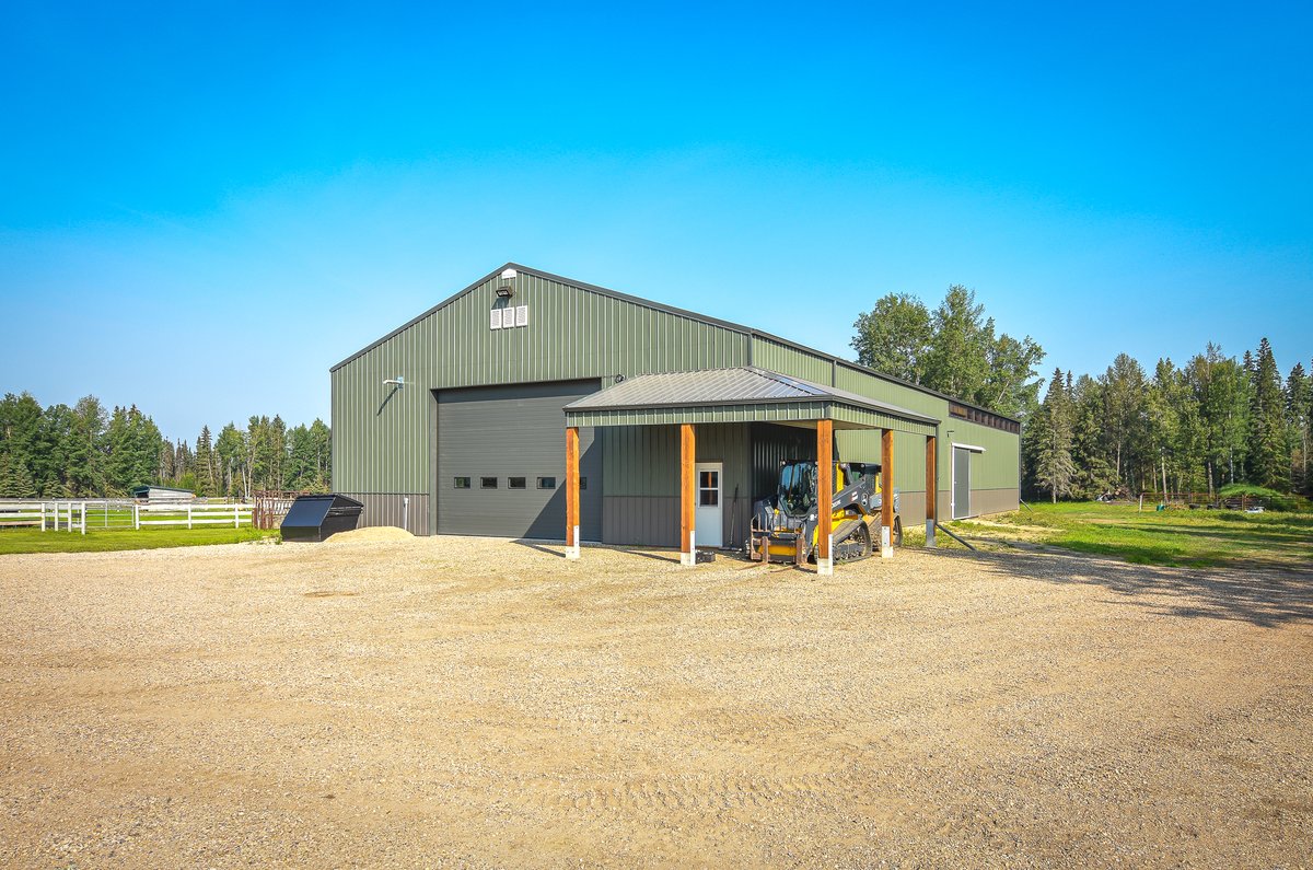 Remuda_Building's tweet photo. Protect your equipment with a customizable #postframebuilding from #Remuda! 🚜🌾 Built tough to handle the elements and keep you productive year-round.

Ready to protect your investment? Get a quote today, https://t.co/0JYCzIiEOw!
#FarmBuildings #Agriculture #FarmStrong #Alberta https://t.co/CmYCYEk8Ar