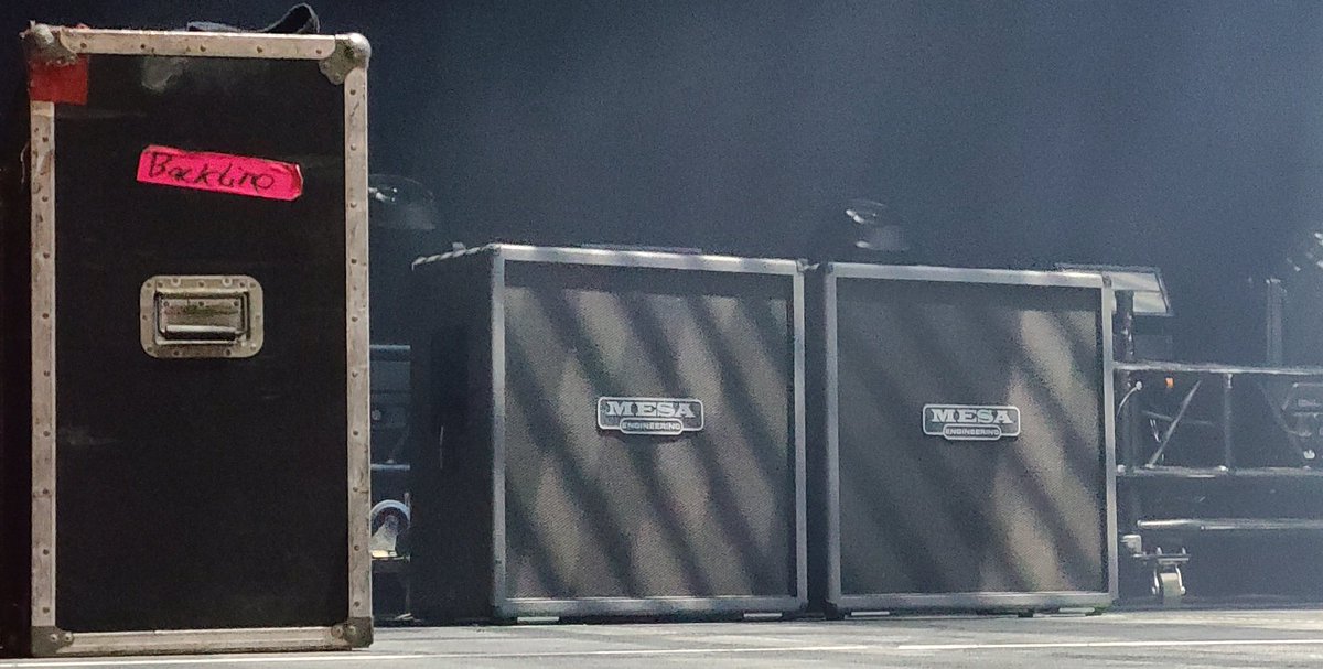 MesaBoogie's tweet image. We got to spend some time with Korn and after an incredible show, they were kind enough to walk us through the rigs they play and show us their Mesa rigs! 

#MesaEngineering #MesaBoogie #LetsMesaBoogie #Korn