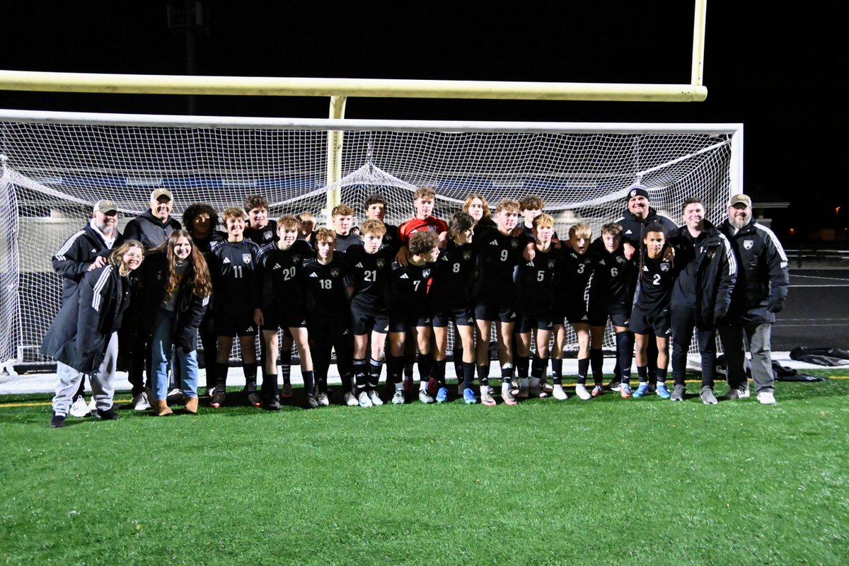 ShorelandLuthHS's tweet photo. ⚽ CONFERENCE SHUTOUT!! ⚽

Congrats to our boys soccer program who ended their regular season 14-2-1.  They finished with an impressive 8-0 record in conference, including ZERO goals allowed in conference play. Congrats Pacers! https://t.co/F7fR4LYyv5