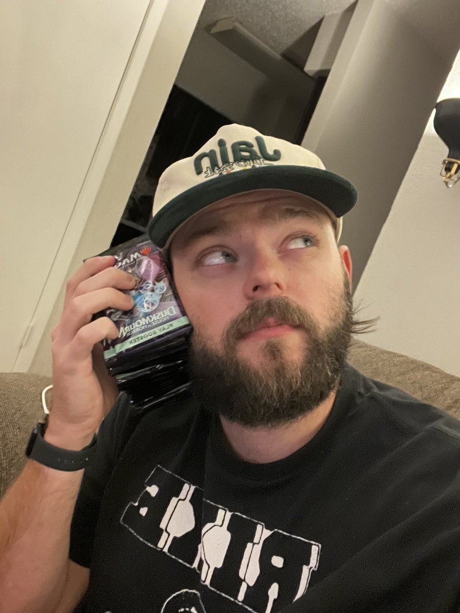 fvceghost's tweet photo. Accidentally got back into Magic The Gathering. https://t.co/5FmcXOtFdy