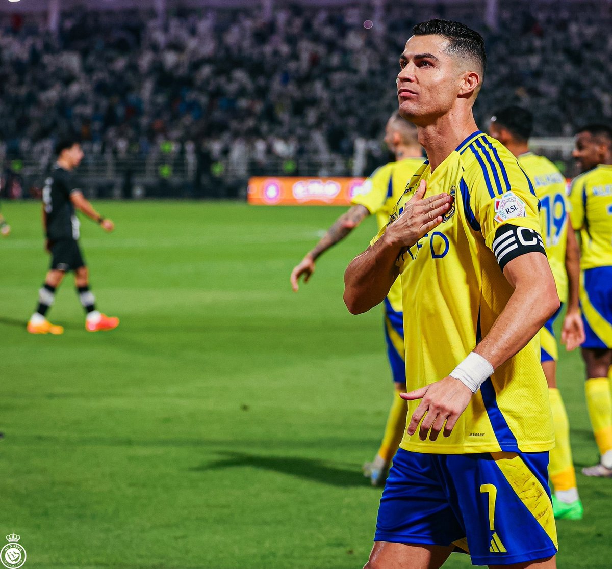 vvwc9's tweet photo. الأبطال وحدهم يكتبون النهايات 💛🫴🏻"
#رونالدو 
#النصر_الشباب https://t.co/OzXZ4A9Be0