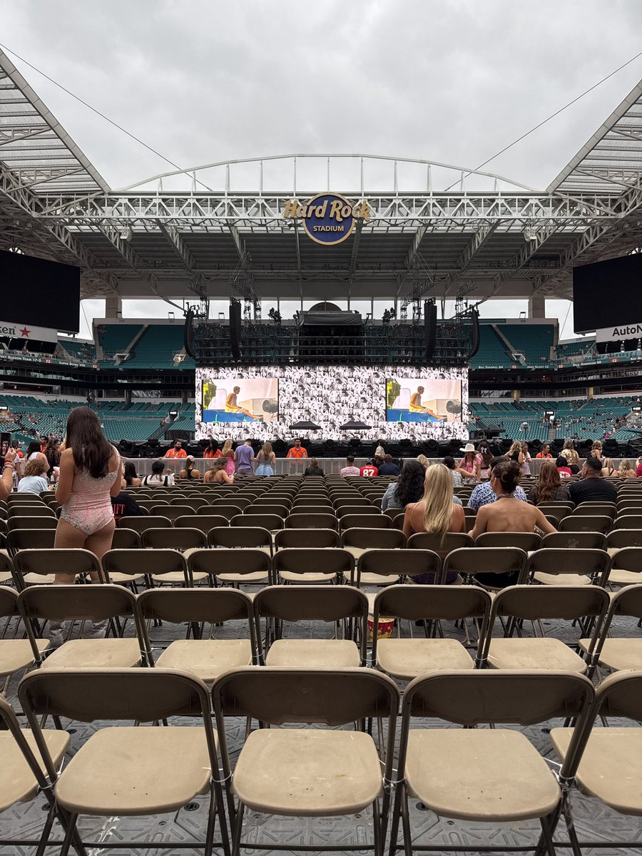 irina 🍃 | miami n1-n3 🤍 tweet media