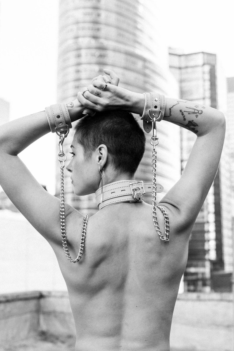 VPLeather's tweet photo. On top, everything aligns. 🏙️ #BDSMCommunity #Bondage #KinkCommunity #OwnYourSpace #KinkLife https://t.co/q3D6EVtgdG