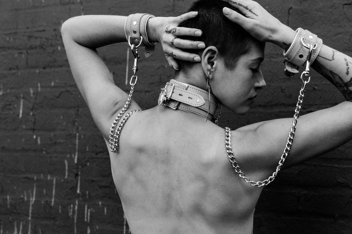 VPLeather's tweet photo. On top, everything aligns. 🏙️ #BDSMCommunity #Bondage #KinkCommunity #OwnYourSpace #KinkLife https://t.co/q3D6EVtgdG