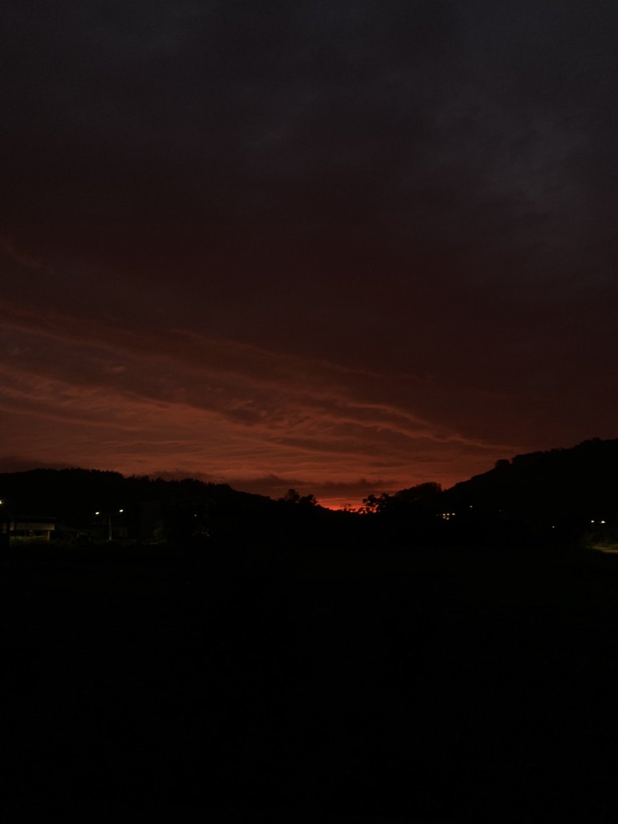 thiaguinnsw's tweet image. perto de greNAL até o céu se recusa a ser deles