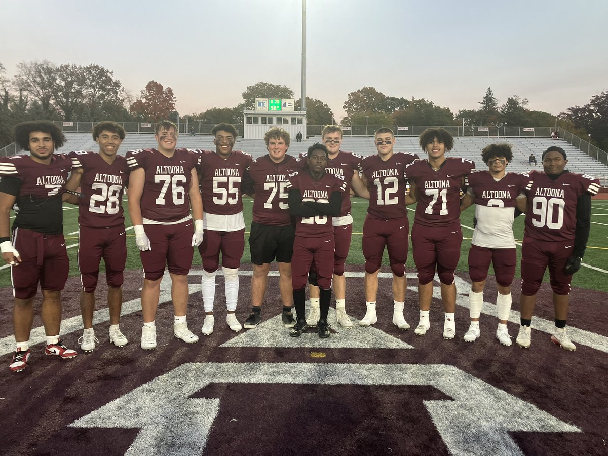 Congrats <a href="/MtLionFootball/">AltoonaFootball</a> Seniors!    Keep grinding!  Tonight’s your night!   <a href="/AAHSStuCouncil/">AAHS StudentCouncil</a> @AltoonaEcho <a href="/altoonastrength/">Altoona Speed and Strength</a> <a href="/AASDSuper/">AASD Superintendent</a> #AltoonaProud
