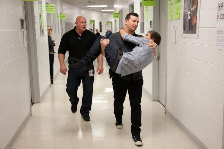 JeessieMC's tweet photo. Mi corazón ya no puede más 😭 Paul acompañando a Geoff me parte el corazón. Recuerden que él también está de luto por su pequeño Liam #RIPLiamPayne https://t.co/n6ZxkKr3Ds