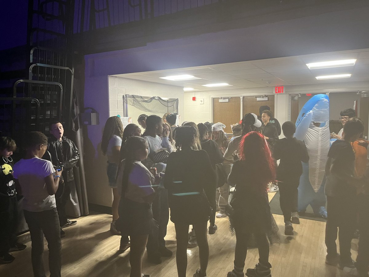 Daniel Sheppard, Ed.D. (@mrsheppardmms) on Twitter photo MMSA sponsored mixer! (of course the concession stand is packed!) <a href="/MMSOurHouse/">Paul Destino</a> <a href="/MMSOurHouseAP/">Jacquelyn McLaughlin</a> MMSA sponsored mixer! (of course the concession stand is packed!) <a href="/MMSOurHouse/">Paul Destino</a> <a href="/MMSOurHouseAP/">Jacquelyn McLaughlin</a>