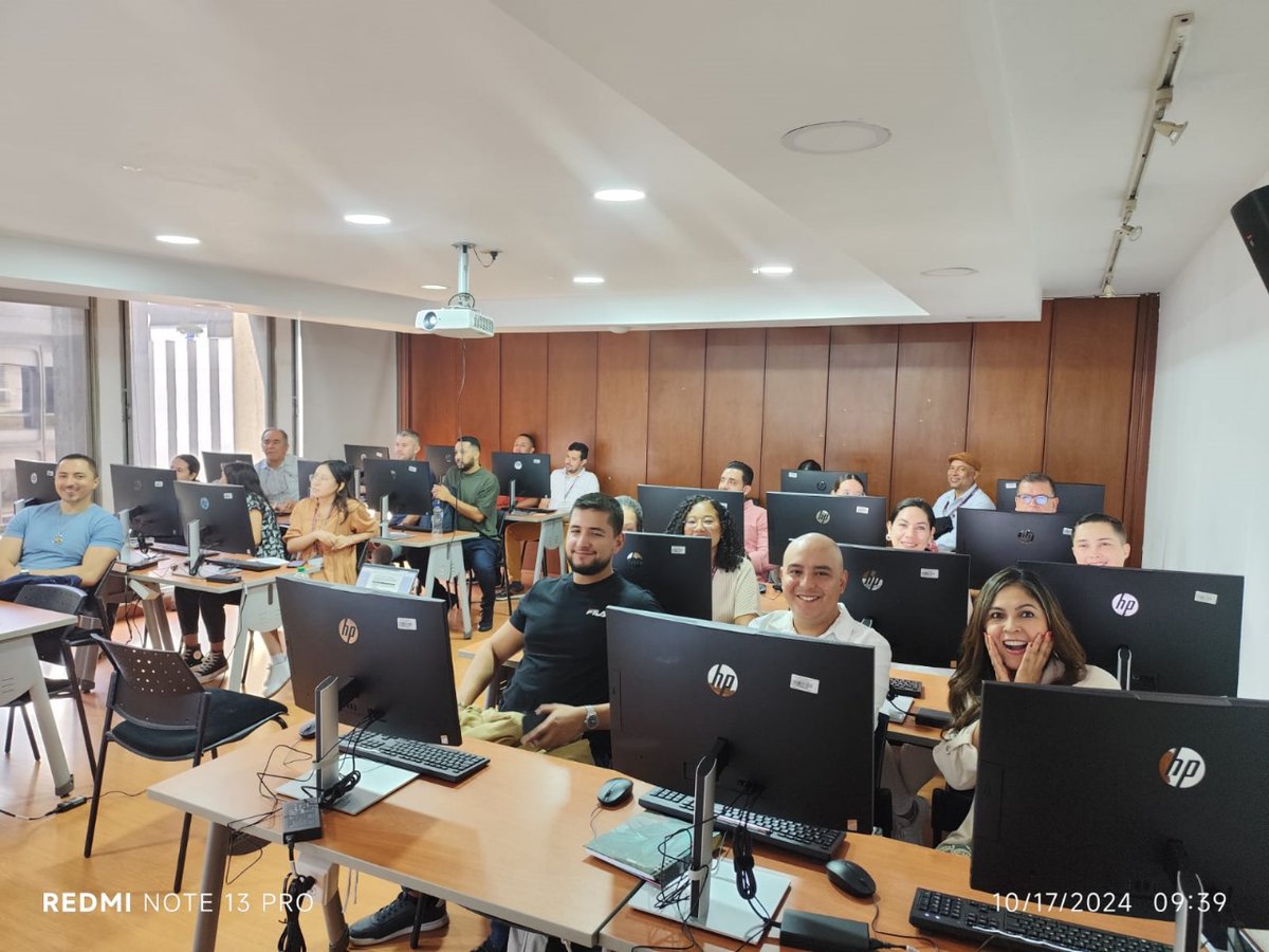 judicaturacsj's tweet photo. #JudicaturaEnLasRegiones | Esta semana capacitamos 410 despachos judiciales en📍Neiva, Ibagué y Medellín, en el uso del Sistema de Gestión Documental Electrónica #SGDE.
¡Todos somos parte de la transformación digital de la Rama Judicial! https://t.co/0byipgh1M7
