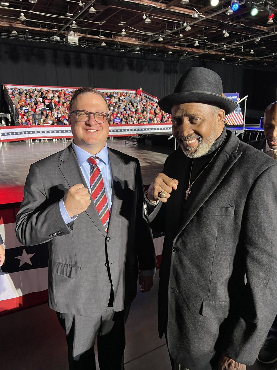 MattHallMI's tweet photo. Real #AmericaFirst Fighters in Detroit tonight supporting President @realDonaldTrump. 🇺🇸

Proud to stand alongside Tommy The Hitman Hearns as a fierce fighter for President Trump. 🥊🥊

#MAGA https://t.co/IQmdQN37l6