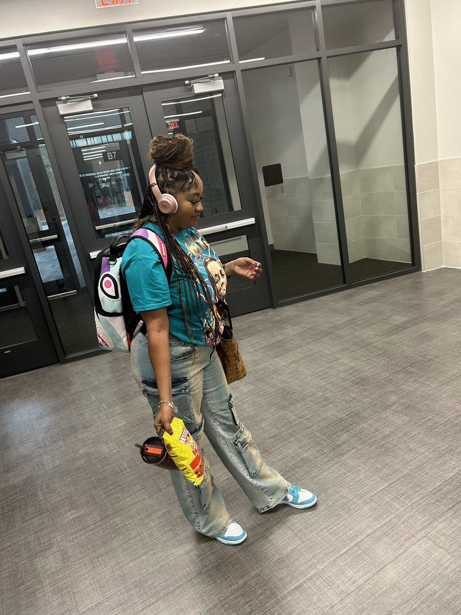 CounselorACHS's tweet photo. Student Staff Swap Day! #spiritweek #genzfun #theysaidweclockedit!🩵 https://t.co/PC5JpTXgxv