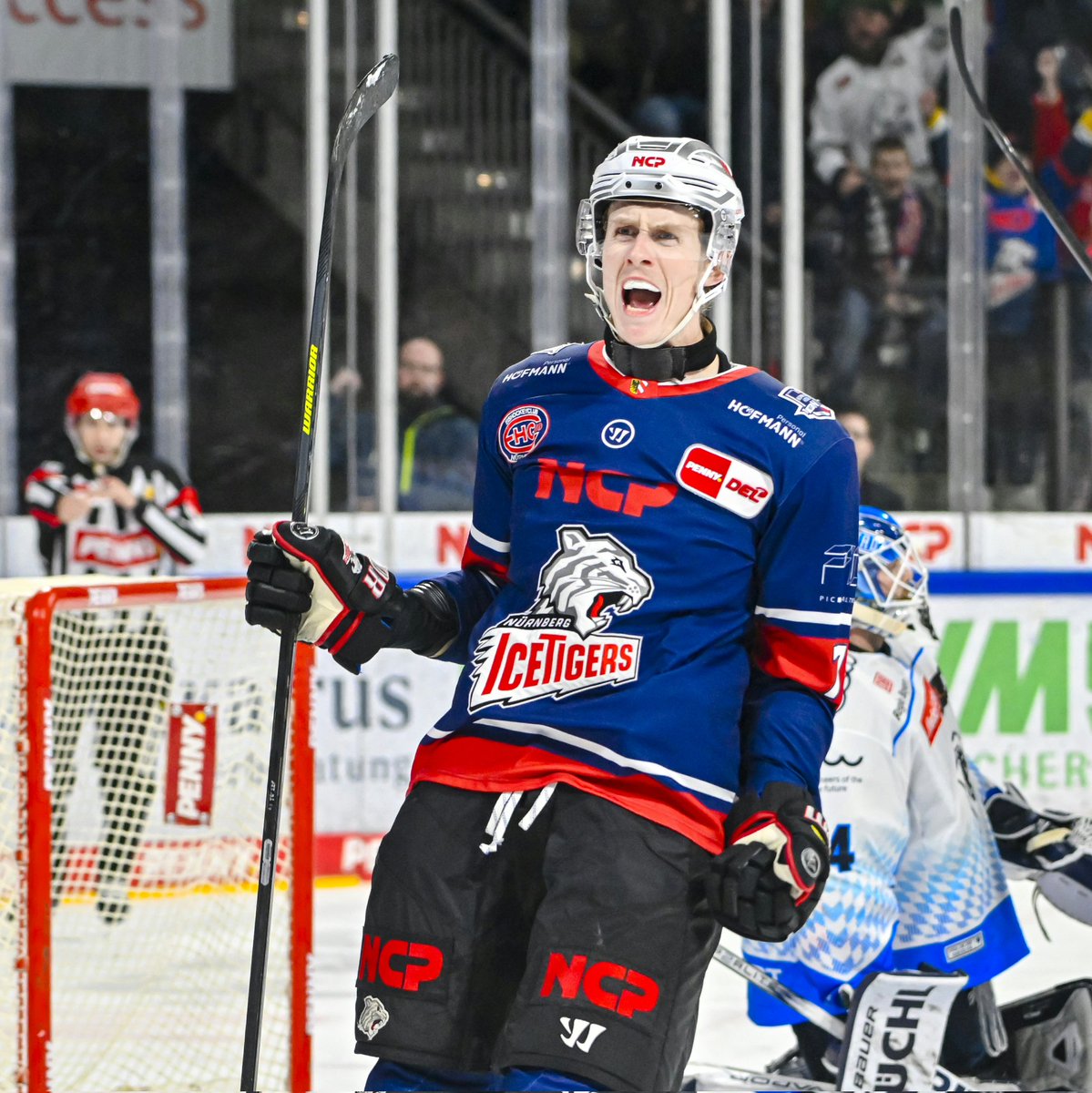 ISPFD_ts's tweet photo. @Ice_Tigers - @ERCIngolstadt 6:2
Ausgerechnet im Derby gegen den Tabellenführer schaffen die Nürnberger den ersten Sieg nach 5 Niederlagen.

📷 https://t.co/Wp5BMjNiZw
-der Post enthält unbezahlte Werbung-
#nuernberg #icetigers #arenanuernbergerversicherung #Ingolstadt #erc #erci https://t.co/3iTqRUlSdb