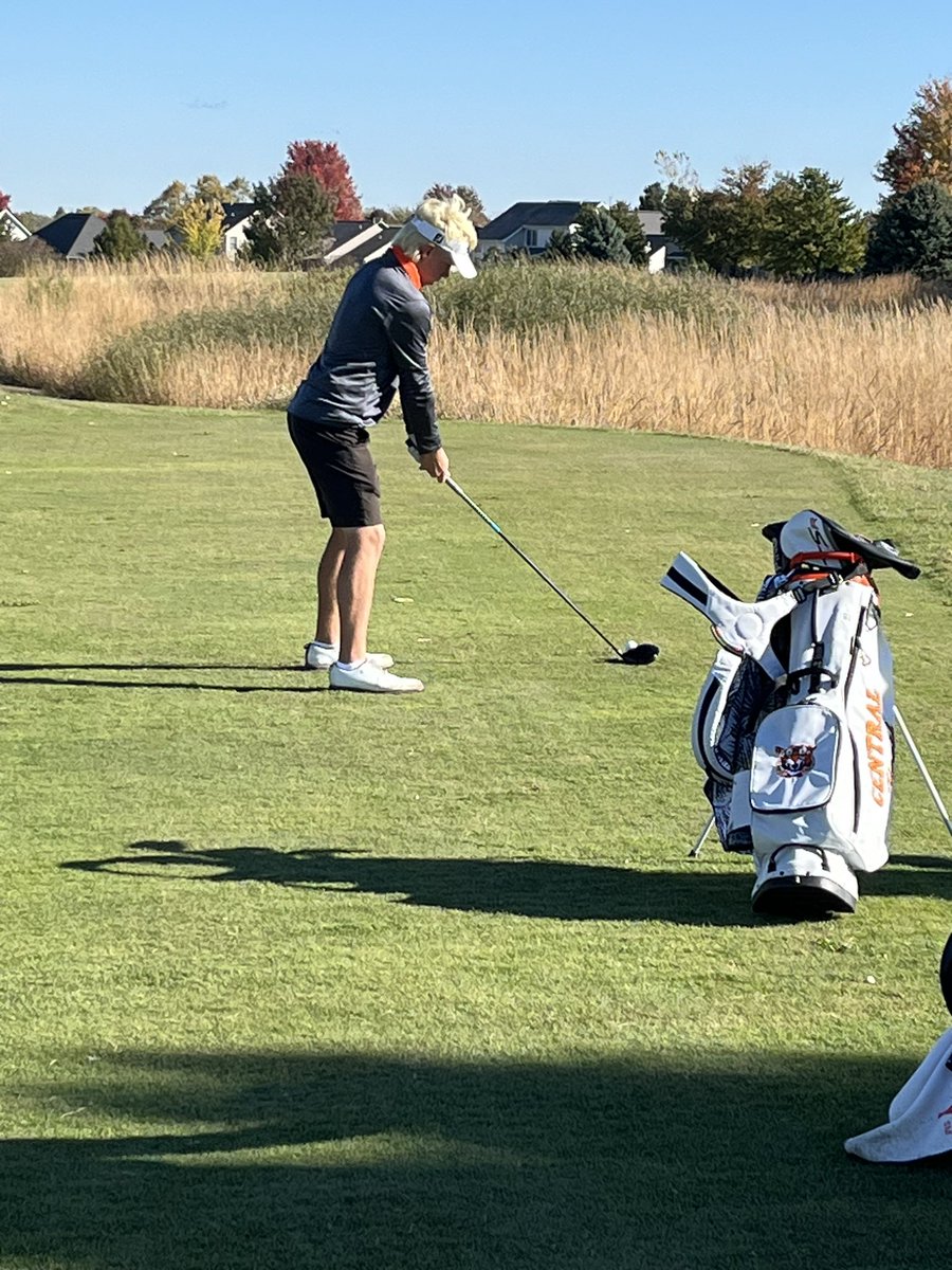 clcgolf's tweet photo. IHSA 3A State Golf Tournament 

The Tigers Jack Bice and Asher Johnson both make the cut and advance to the final round at The Den! Jack shot 75 and Asher shot 79. Looking forward to tomorrow! @NWHPreps @clcathletics @clcathletics https://t.co/mMDOWkIQzT