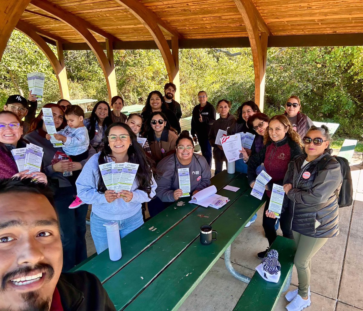 VOLUNTEER: Join us this weekend to canvass our community in Bolingbrook to get them to the polls! Register to volunteer here ➡️ bit.ly/ssipdpvolunteer 🗳️ 🇺🇸