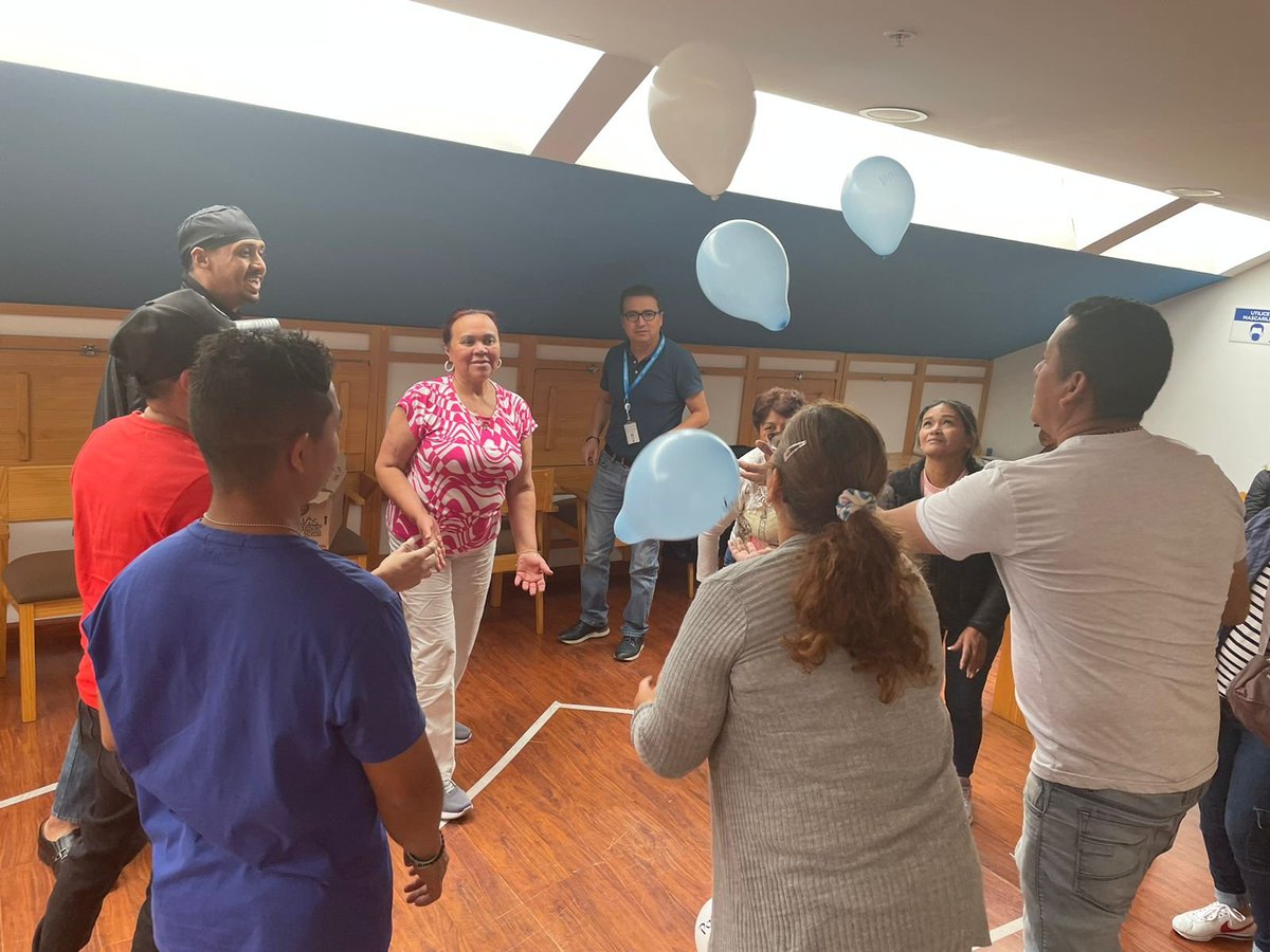 ACNUREcuador's tweet photo. 💡 En #Cuenca, junto a @HIAS_ECUADOR  impartimos un taller de educación financiera y apertura de cuentas de ahorro en la Cooperativa Jardín Azuayo 💳. ¡Apoyando a personas colombianas y venezolanas para asegurar un futuro mejor! 🌱✨ https://t.co/o4w2VQixbm