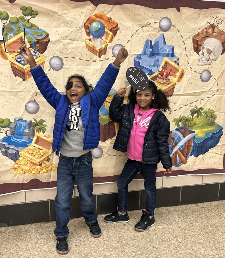 HilltopESAACPS's tweet photo. Connections before content! This week at Hilltop ES, we've had a blast engaging our scholars and families, from building relationships to learning together at Title I Math Night. It’s all part of the fun on the Hill! #HilltopStars #CommunitySchool

Have a great weekend! https://t.co/nwvlxH5TH6