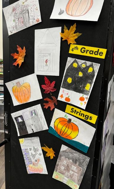 DCESSUSD's tweet photo. Check out our Fall Art Display! Come see your child's art in the ampitheater next week, starting Wednesday afternoon. #cubbieartists https://t.co/WMsg7oc79N
