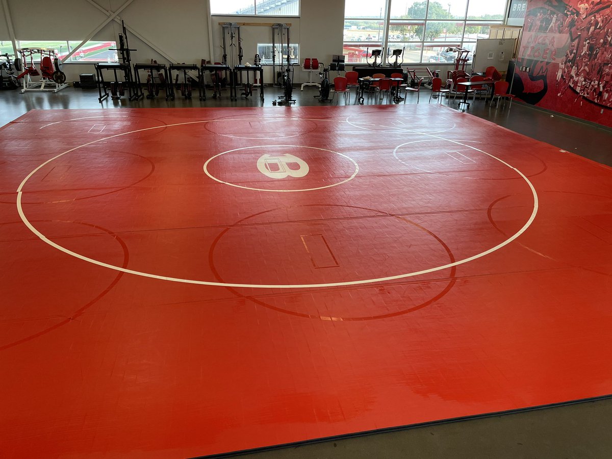 BeltonWrest2024's tweet image. Nothing like a clean mat after a hard days workout!! 35 wrestlers stayed after to get better
#setthestandard
#leaveitonthemat