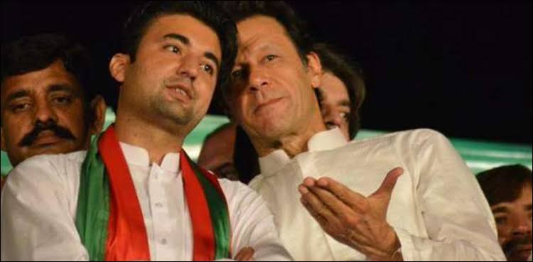raheek_khan's tweet photo. عورتوں کہ ریپ کی بات ہر کوئ کرتا ہے 
مگر مردوں کہ ریپ کی بات کوئ نہیں کرتا 
کیا یہ تضاد نہیں۔  
#PTINewsAlerts #PtiPeaceFullProtest #ptikarachigrandrally https://t.co/y05nHiykQ2