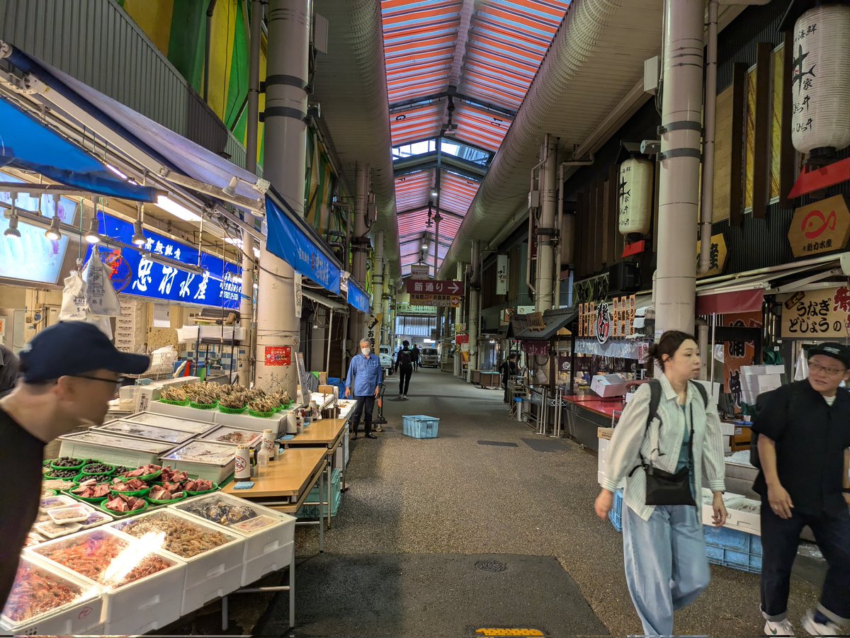 Vagrant1202's tweet photo. 近江町市場！ https://t.co/XgzTWDFjbM