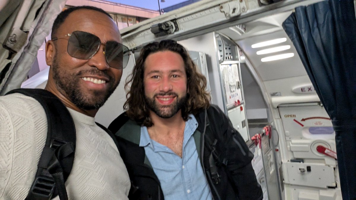 iPullRank's tweet image. Whole flight got #techseoconnect folks