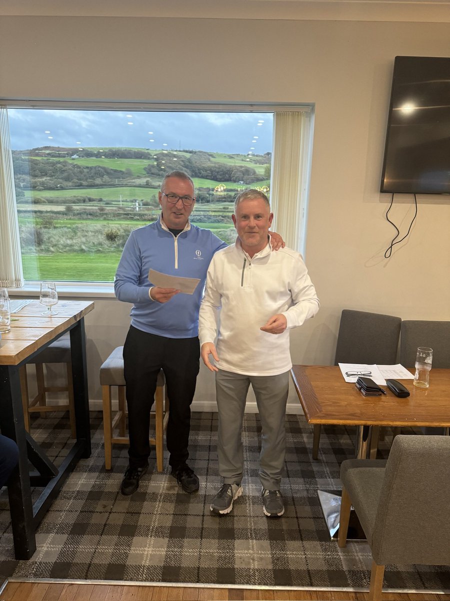 BAGS1977's tweet photo. Well done to the outgoing captain Chris Newitt. 

He’s been a great captain all season and gave an emotional farewell speech today. 

Off now to start a new career in stand up comedy! https://t.co/1xqTcTAfAZ