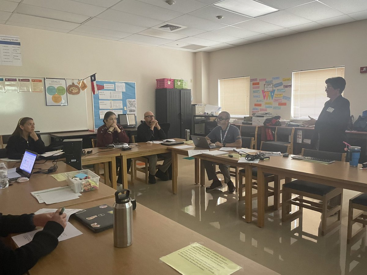SEISD_SpEd's tweet photo. Thank you to Mrs. Leah Wood from Region 19 for sharing her wisdom on SPED transition at our secondary campuses.
#FutureReadySPED
#PostSecondarySuccess
#CareerReadiness https://t.co/h1ZWYq8wAa