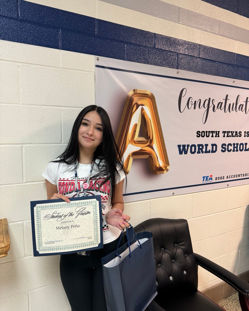 southtexasisdws's tweet image. 🎉 Congratulations to our Students of the Quarter! 🦁📚

These outstanding Lions have gone above and beyond in their academics, showing what it truly means to embrace excellence and dedication. 

 #StudentOfTheQuarter #AcademicExcellence #KeepRoaring #WorldScholars