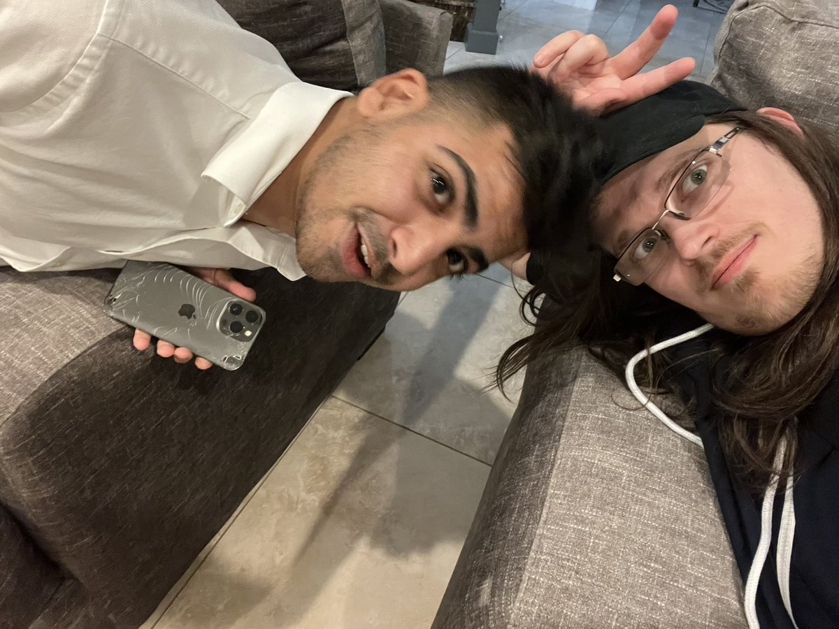 Who would’ve thought it would be six years ago today that I met my best friend Skeppy. Happy muffinversary Skeppy! I wouldn’t trade you for a whole truckload of muffins.