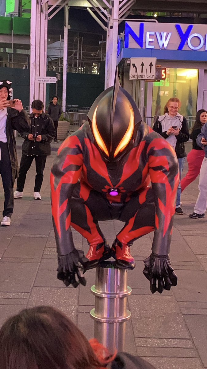 KaijuUnited's tweet photo. The heroic Ultraman Zero and the dastardly Ultraman Belial face off at the Bandai: Tamashii Nations Store in Times Square!
Photos by Joseph A of KU
#Ultraman #UltramanConnection #UltramanZero #nycc #newyorkcomiccon #UltramanRising #UltramanArc https://t.co/jYU9lY6kYH