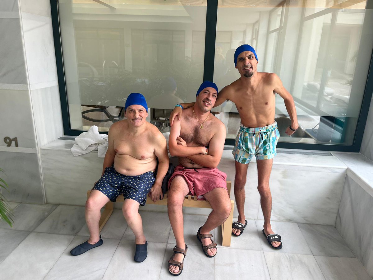 CiudadaniaUpace's tweet photo. Esta tarde / noche hemos disfrutado de circuito de #spa con su correspondiente #cena. En el @hipotels Barrosa Palace. Sus instalaciones son impecable, el personal del hotel super atento a lo que necesitemos en cada momento y el buffet no hemos visto otro mejor.

@UPACESanFdo https://t.co/E6dAb2boks