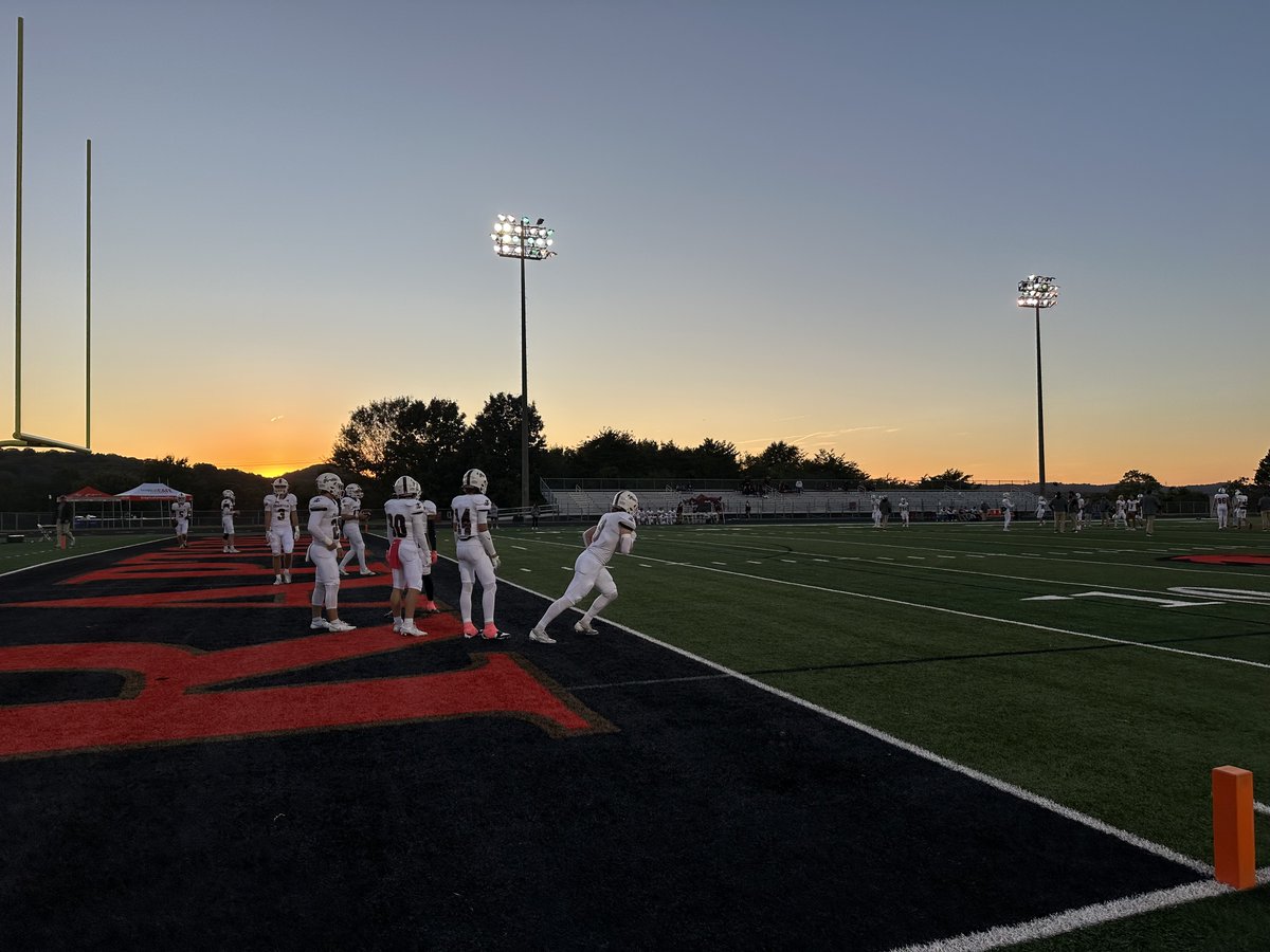 WSMV's tweet photo. #TOUCHDOWNFRIDAY: Warmups are underway at week 9's game of the week Franklin at Ravenwood. Details 📷 https://t.co/SRzGOJMy9n https://t.co/EIw3vm08pX