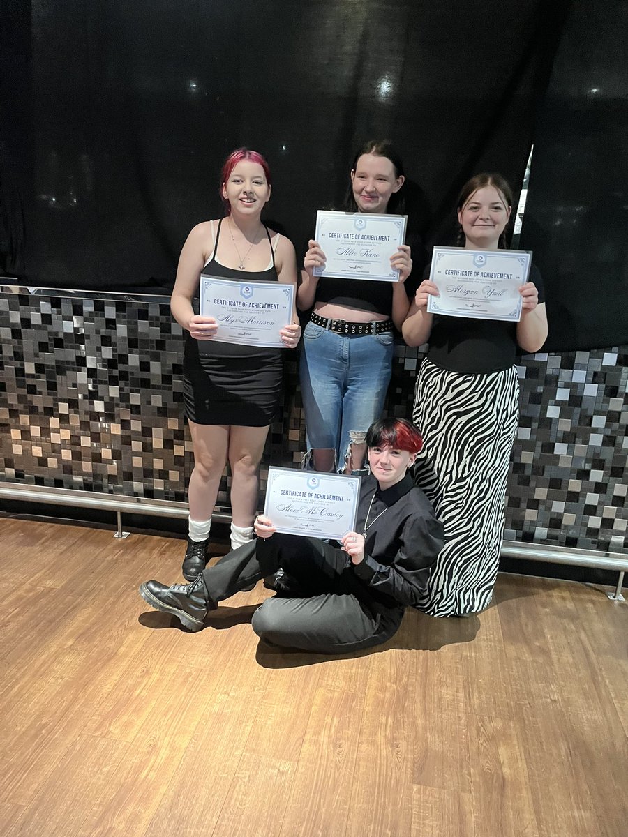 And that’s a wrap! 👏🏻 

Tonight we celebrated the achievement of our fantastic Peer Educators. Over the past 3 years, over 70 young people have dedicated over 1900 hours to educating their peers on alcohol and other drugs. 

Thank you to each Peer Educator for your dedication!