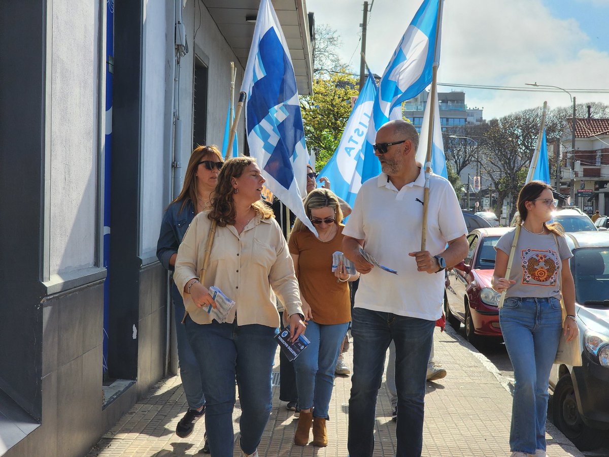 guzmanhc95's tweet photo. La barra de la @lista71 en Malvín siempre al firme y comprometida con el @Herrerismo 💪🏼 https://t.co/wNV3sRY8yM