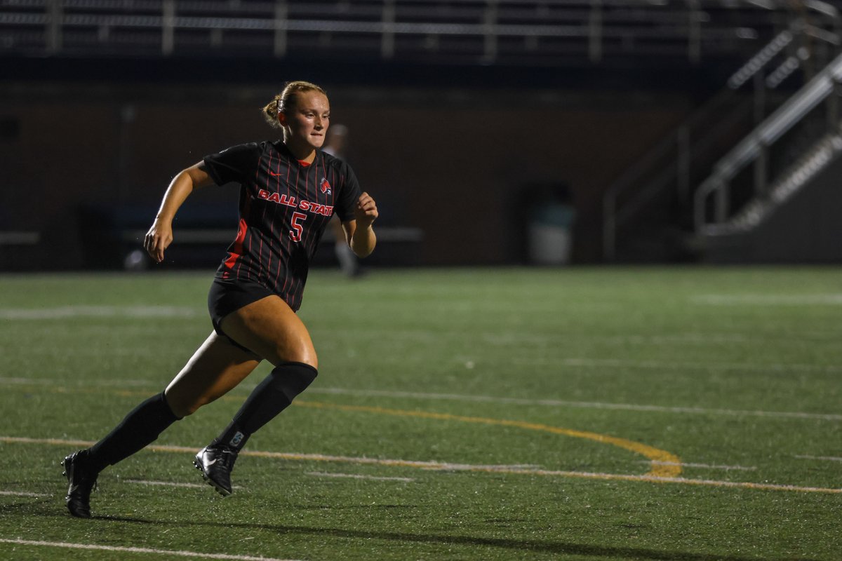 BallStateSoccer's tweet photo. Cards up 1-0 on a header by Fenchel assisted by Jeffers!

#ChirpChirp https://t.co/1snz1gzpIk